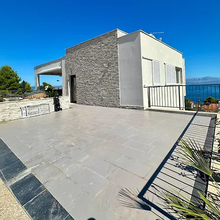 Vila Jasmina Stomorska
